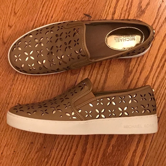 EUC Michael Kors Laser Cut Loafers, Tan - Picture 1 of 5